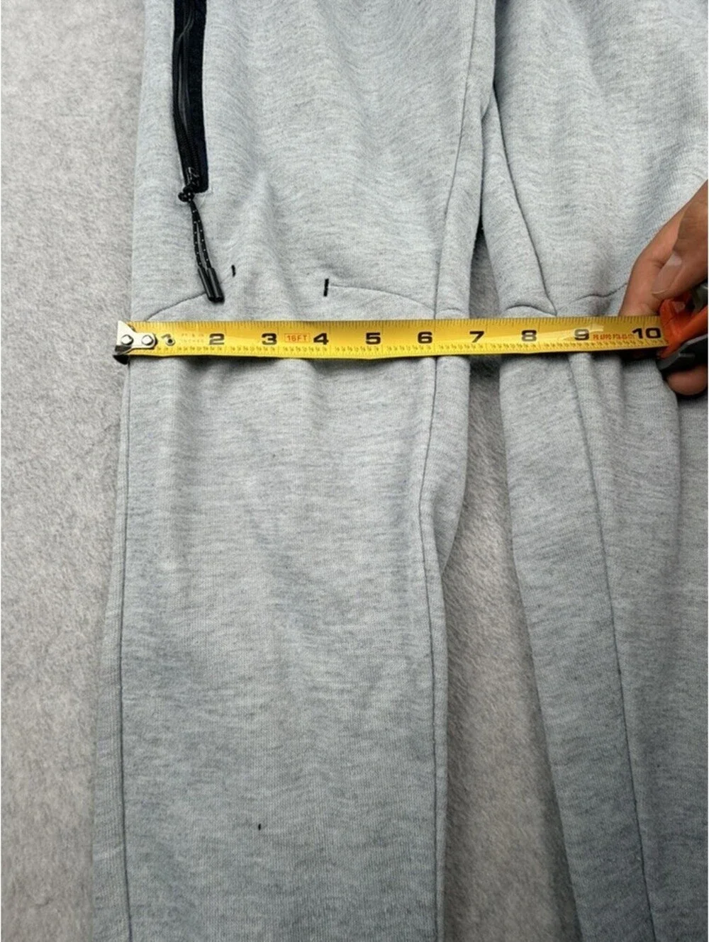 Nike Mens Tech Fleece Joggers Size M Gray Zipper Pocket Athletic Pants